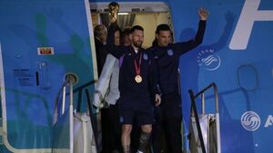 Argentina llega a casa en medio de un gigante recibimiento