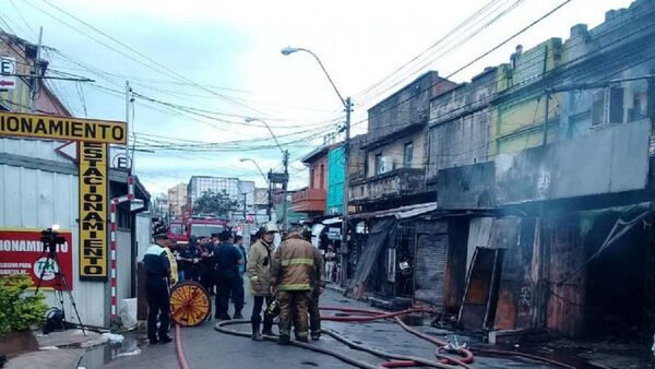 Fuerte discusiones tras principio de incendio en el Mercado 4
