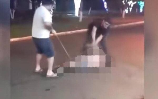 Presunta adicta fue golpeada y atada a un árbol por un grupo de personas – Prensa 5