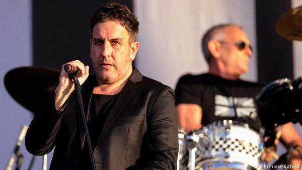 Muere Terry Hall, cantante de icónica banda de ska The Specials