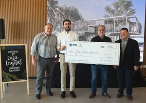 OFISA y Raíces Real Estate premiaron a ganadores del  primer  concurso Casa Crystal del condominio Aquaterra - Empresariales - ABC Color
