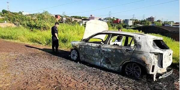 Quemaron vehículo usado en atraco y que cuesta 25 millones para robar 500 mil’i