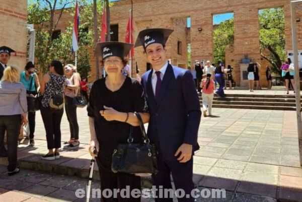 Un gran ejemplo de perseverancia y superación, Lorenza Cuevas se recibió a sus 82 años como abogada en la UNA