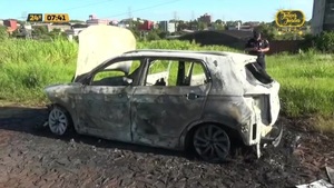 Incendian vehículo tras asalto - C9N