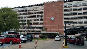 IPS inicia pago de deuda de USD 250 millones con farmacéuticas