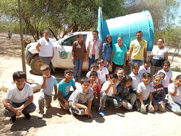 Entregan materiales para la provisión y el almacenamiento de agua potable en Boquerón