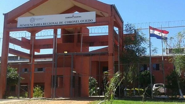 Tras fuga de reos del PCC, separan a director del penal de Coronel Oviedo