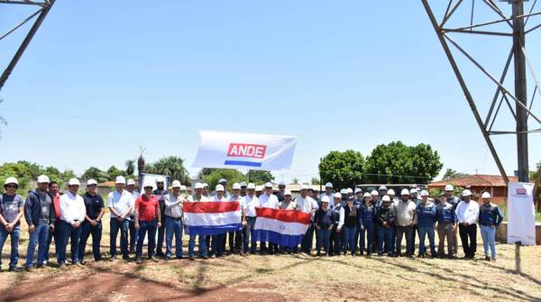 Finalizó el montaje de la primera terna de la Línea de 500 kV entre Itaipu e Yguazú - .::Agencia IP::.