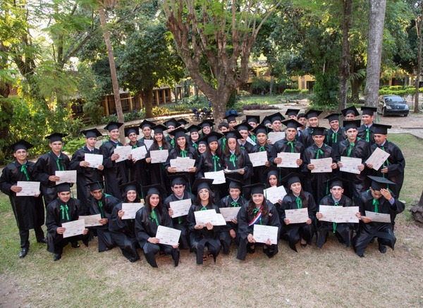 Un total de 55 jóvenes se graduaron de las escuelas agrícolas autosostenibles de Cerrito y Belén - .::Agencia IP::.