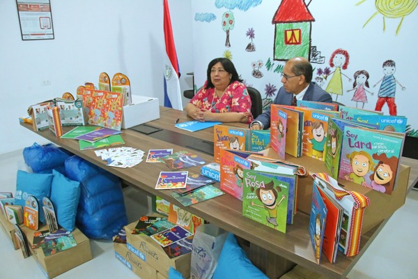 Ministerio de la Niñez recibe de Unicef insumos educativos para sus Ludotecas Kunu’u - .::Agencia IP::.