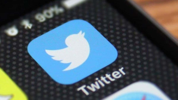 Twitter anuncia que prohíbe los enlaces a redes sociales de la competencia - Revista PLUS