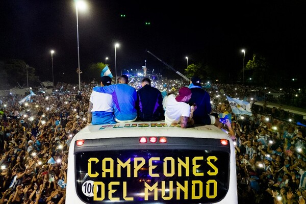 Diario HOY | Argentina desata la fiesta con los campeones del mundo