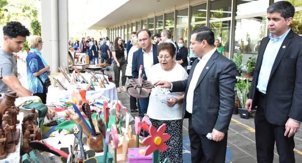 Se realizó la Expo Feria Artesanal y de MIPYMES en la ANDE