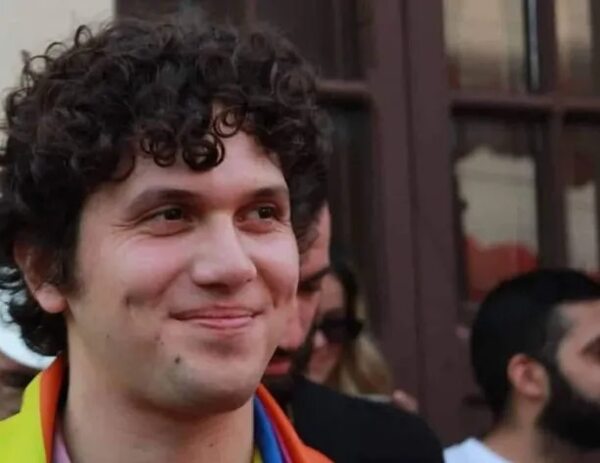Primer candidato abiertamente gay despotrica contra compra de votos tras perder - Política - ABC Color