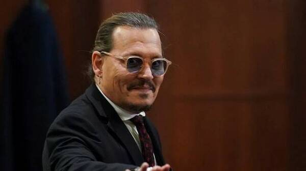 Jhonny Deep donará platal luego de ganarle el juicio a su ex