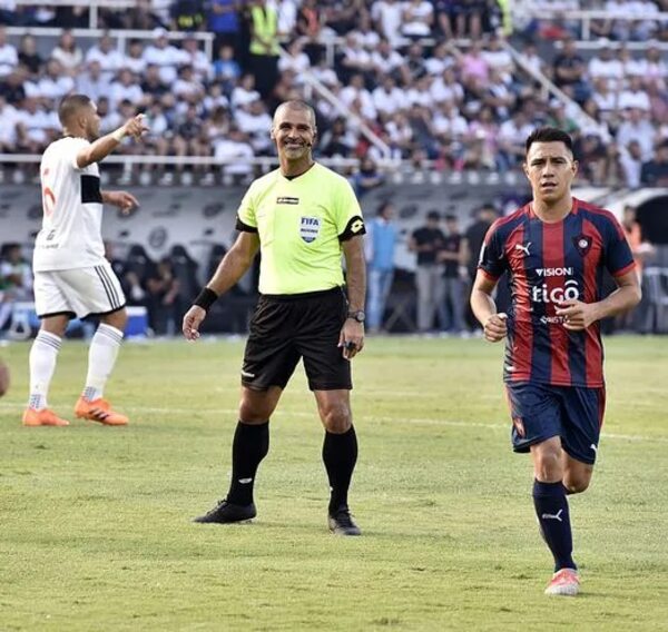 “No creo que Éber Aquino falle al fútbol y al arbitraje” - Fútbol - ABC Color