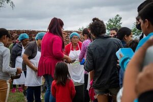 Presentarán fotolibro que grafica cómo las ollas populares ayudaron a la supervivencia durante la pandemia - Literatura - ABC Color