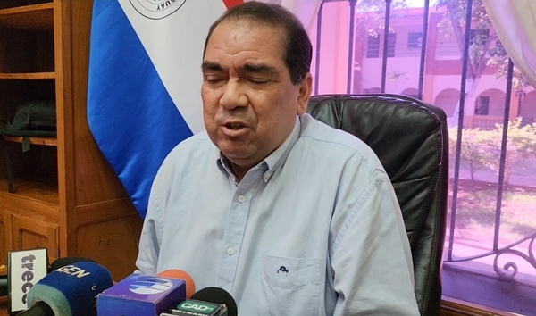 Gobernador de Concepción justifica votos y desafía Nakayama para elecciones partidarias