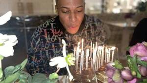 Mientras tanto, Mbappe apagó esta noche sus 24 velitas