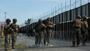 EEUU envía militares a frontera con México tras decisión de mantener bloqueo a migrantes - ADN Digital