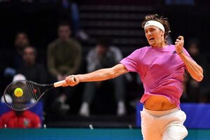 Zverev vence a Djokovic y está de vuelta - Polideportivo - ABC Color