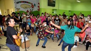 La música fue la receta de médicos para agasajo a niños del Acosta Ñu