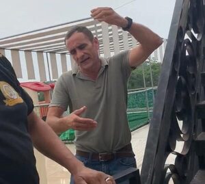 ESPAÑOL MALTRATADOR, CONDENADO A  DOS AÑOS POR DESACATO Y COACCIÓN