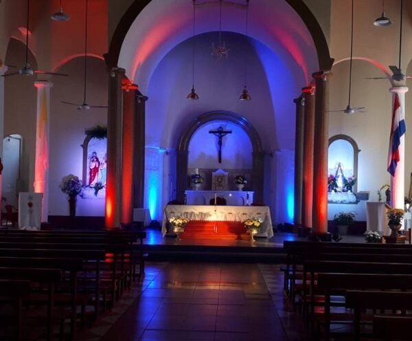 Celebran 7 años de parroquia en Franco con nuevo piso
