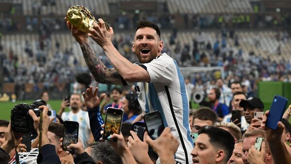 Diario HOY | Iniesta: “Messi ha conseguido el Mundial de una manera extraordinaria”