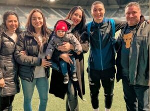 Familia de Almirón repartió alegría al rollo