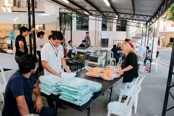 Internas: continúa la recepción de sobres e inicia repliegue de materiales electorales - .::Agencia IP::.