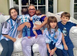 Montaner compartió una tierna imagen con sus nietos celebrando el campeonato de Argentina - Gente - ABC Color
