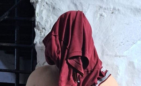 Alcoholizado detenido tras denuncia de vecinos por polución sonora