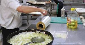 La Nación / Nutricionistas y cocineros de Clínicas elaborarán menú de fin de año para unas 1.000 personas