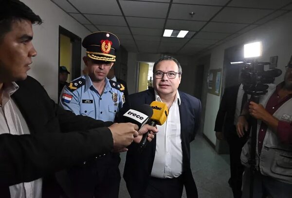 El viernes juez hará revisión de medidas contra periodista Carlos Granada - Policiales - ABC Color