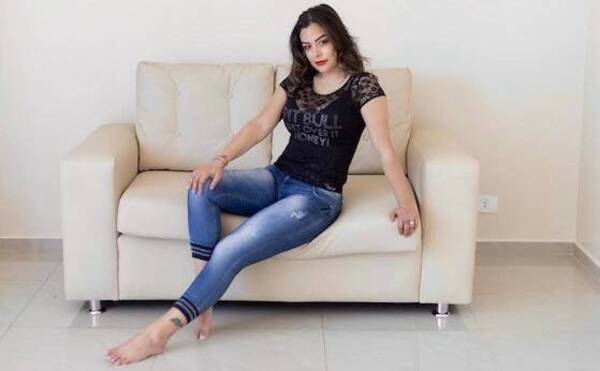 Lari Riquelme: "Los muertos ya no leen las redes sociales"