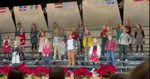 La Nación / En escuela de Estados Unidos cantaron el villancico paraguayo “Dos trocitos de madera”