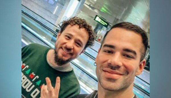 Renato Prono y Luisito Comunica se cruzan en aeropuerto de Qatar - Te Cuento Paraguay
