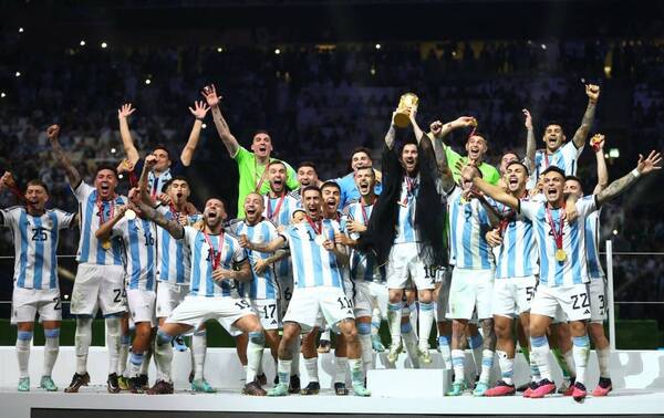 Efecto Qatar 2022: Recién nacidos con nombres de los jugadores de la selección y la cara de Messi en un billete