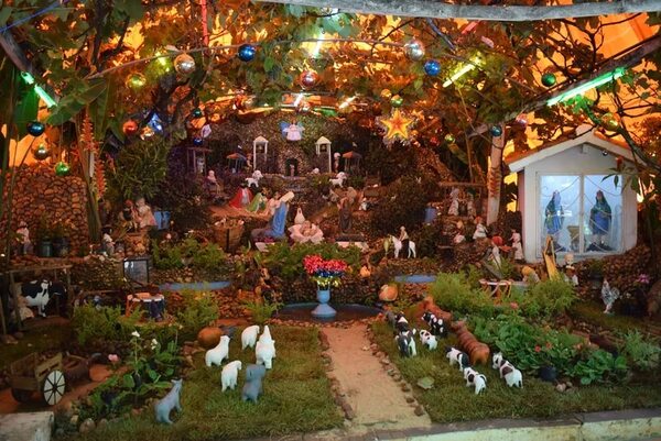 Mágica navidad en el tradicional pesebre hidráulico de la familia Sabaté, de Luque - Interior - ABC Color