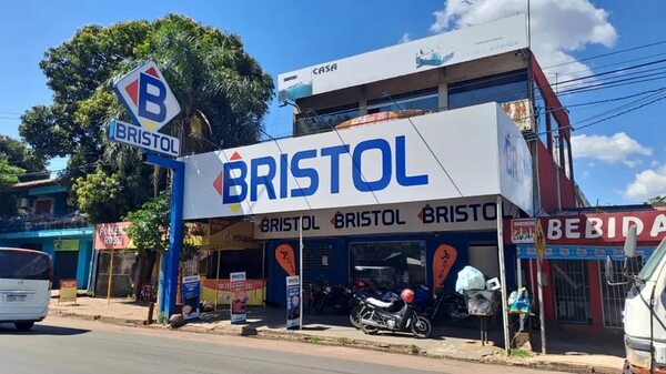 Dos delincuentes asaltaron un local comercial en Ypané - Policiales - ABC Color