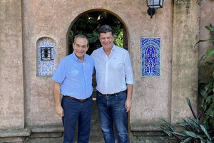 Efraín Alegre y Martín Burt se reúnen tras internas de la Concertación