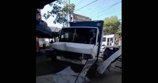 La Nación / Múltiple choque en zona de 4 Mojones