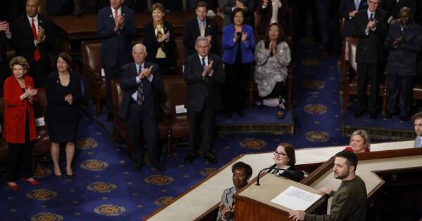 La Nación / Presidente ucraniano dice que ayuda de EEUU no es “caridad” en su visita a Washington