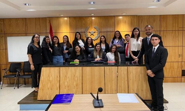 Estudiantes de la carrera de Derecho hacen simulacro de juicio en guaraní – Diario TNPRESS