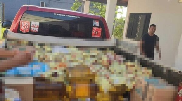 Detienen a concejala en móvil repleto de contrabando