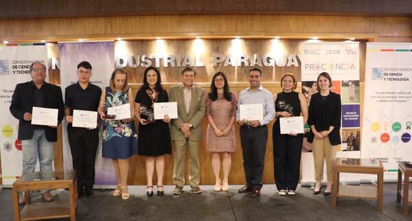 CONACYT premió a divulgadores y a fotógrafos aficionados