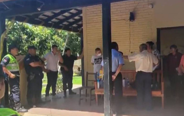 Detienen a 8 policías por presunta venta irregular de objetos incautados en Limpio – Prensa 5