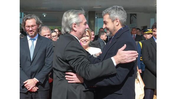 Alberto Fernández cursa invitación a Mario Abdo Benítez para la cumbre de la Celac - Revista PLUS
