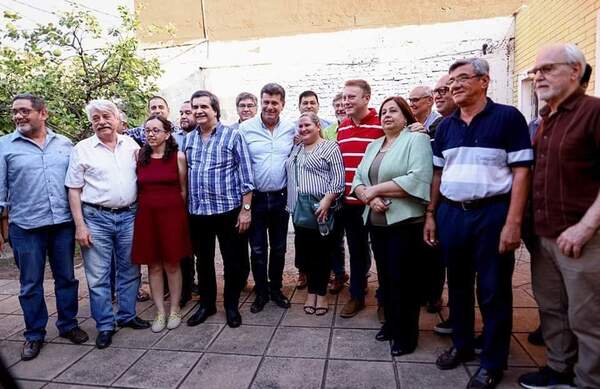 Efraín recibe respaldo de partidos y de los movimiento de Frente Guasu Ñemongueta - La Clave